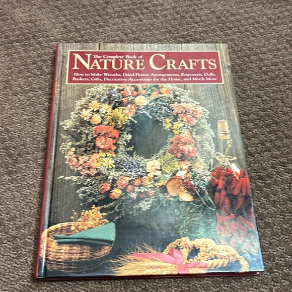 The Complete Book of Nature Crafts (3 for $20) - Picture 1 of 3
